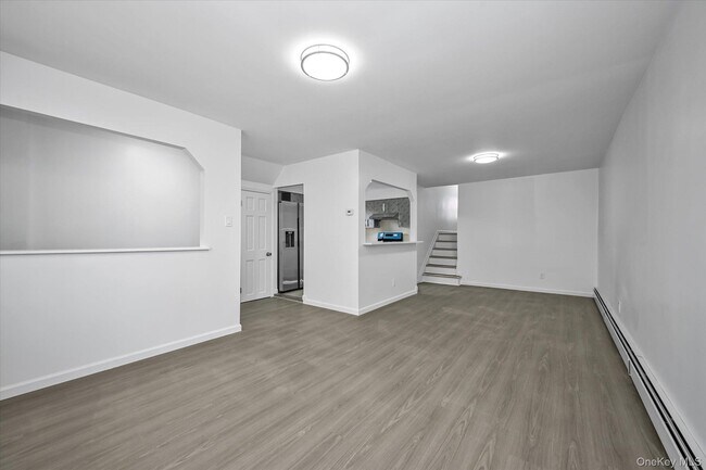 Building Photo - 1684 W 9th St