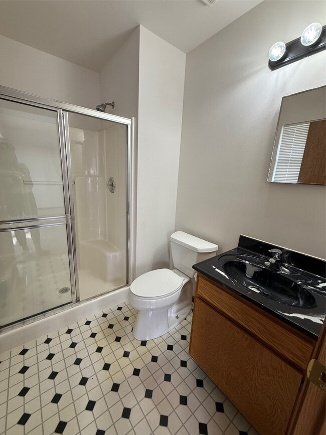 Building Photo - 3056 Valley Oaks Dr