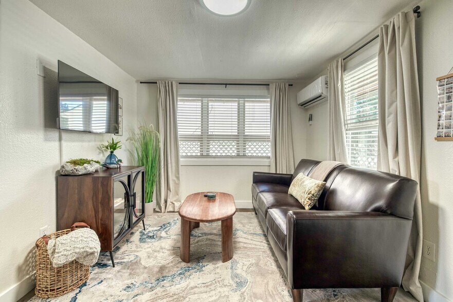 Building Photo - 2818 Rose Hill St