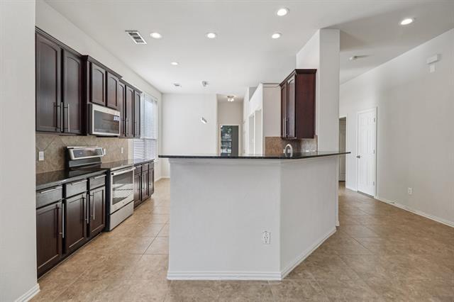 Building Photo - 588 Louder Way