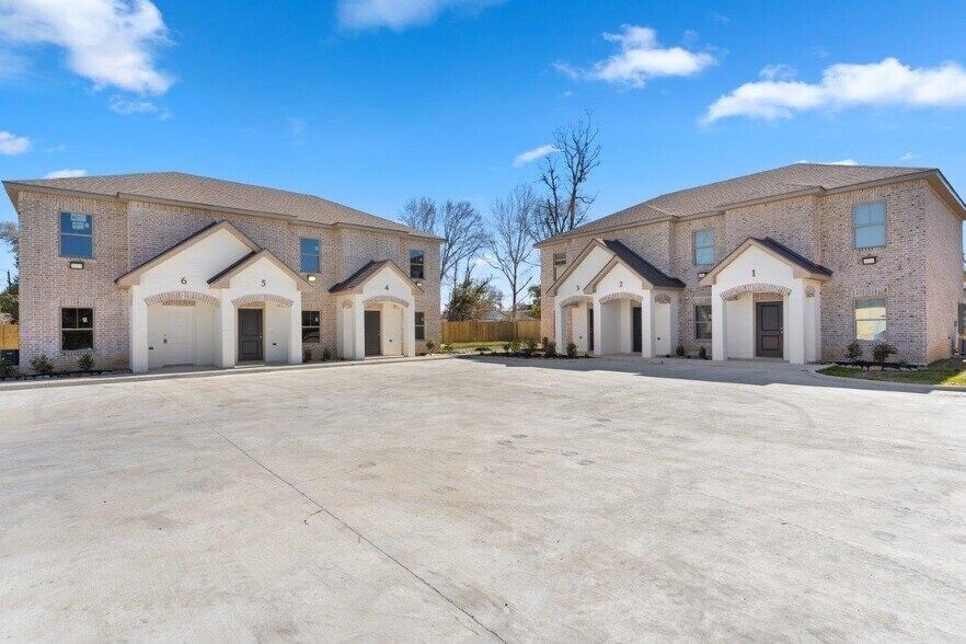 Primary Photo - 2403 Enterprise Blvd