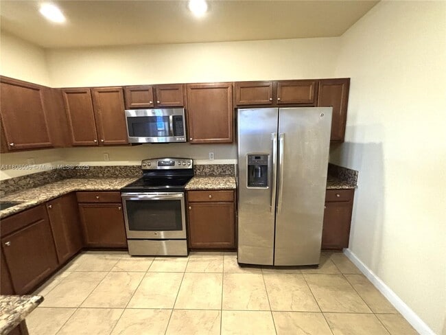 Building Photo - 23765 SW 118 Ave
