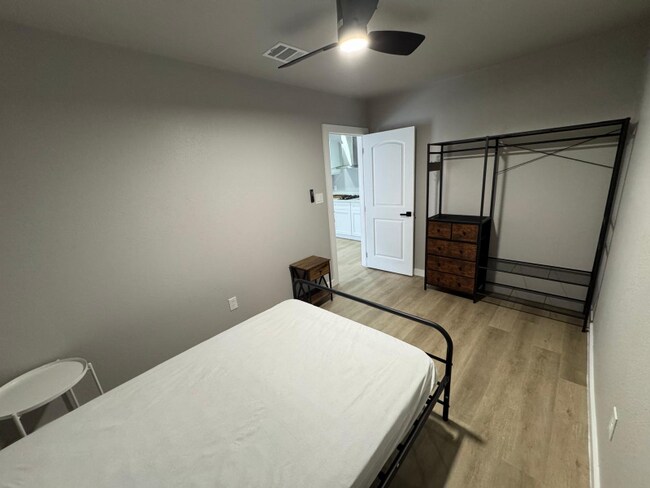 Building Photo - 5926 Par 4 Dr