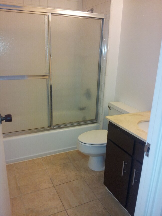 Building Photo - 527GOF