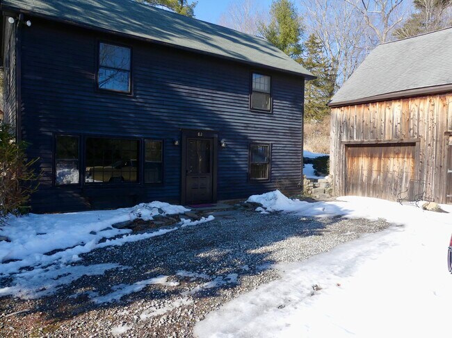 Building Photo - 82 River Rd