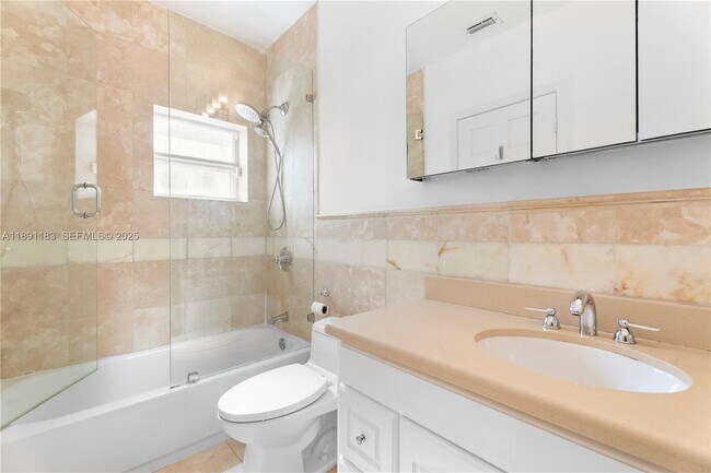 Building Photo - 1307 Valencia Ave