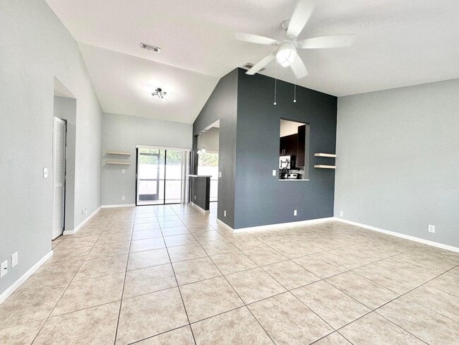 Building Photo - 104 Lakewood Dr