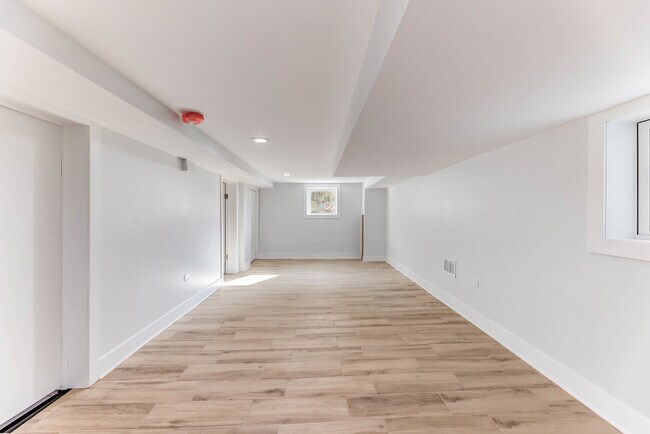 Building Photo - 2508 Kenilworth Ave