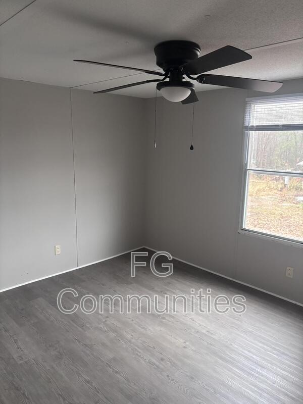 Building Photo - 123 Ray Cir