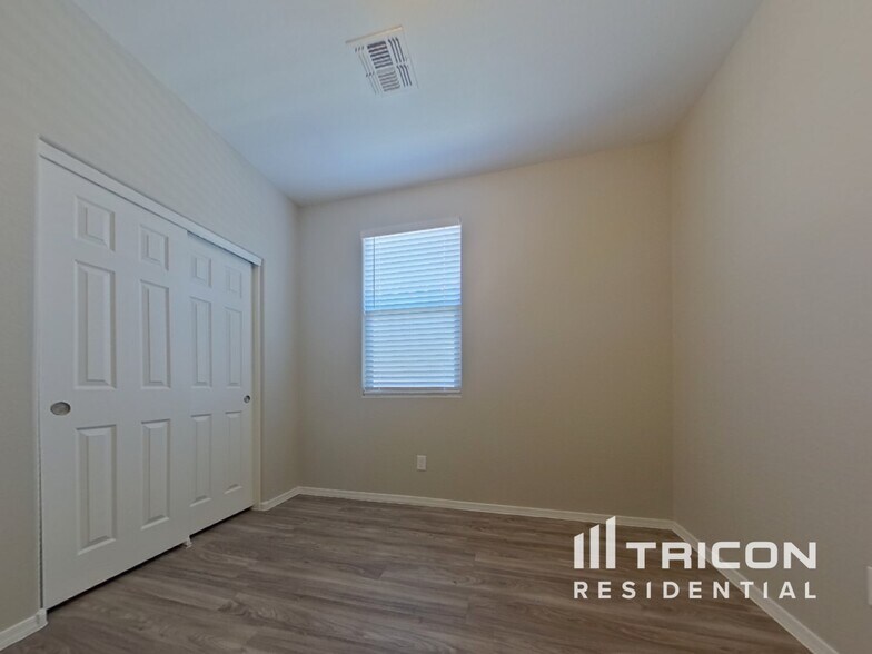 Building Photo - 7343 W Hughes Dr