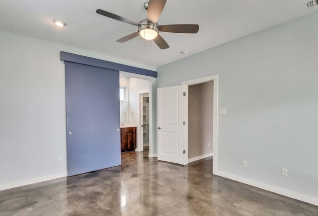 Building Photo - 3505 Villa Ct
