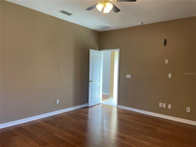 Building Photo - 16143 Ivy Lake Dr