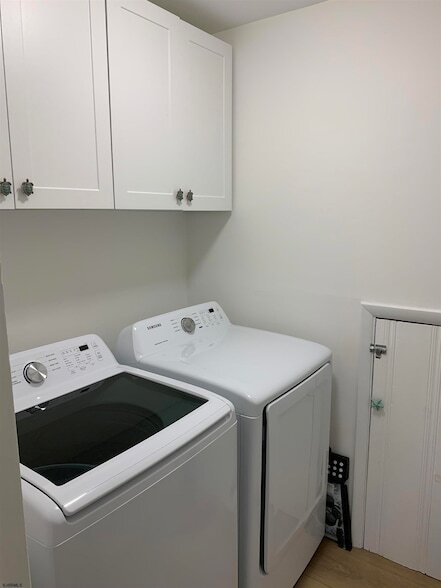Building Photo - 310 N Clermont Ave