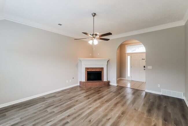 Building Photo - 6411 Braybourne Pl