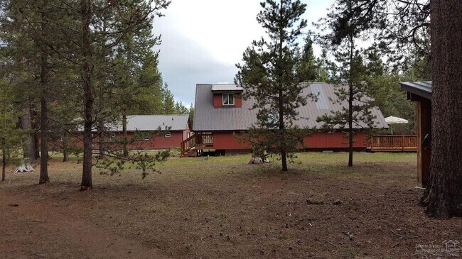 Building Photo - BAT-649