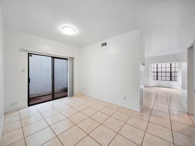 Building Photo - 10616 Bob White Dr