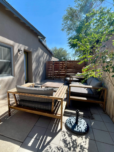 Building Photo - 308 Arno St NE