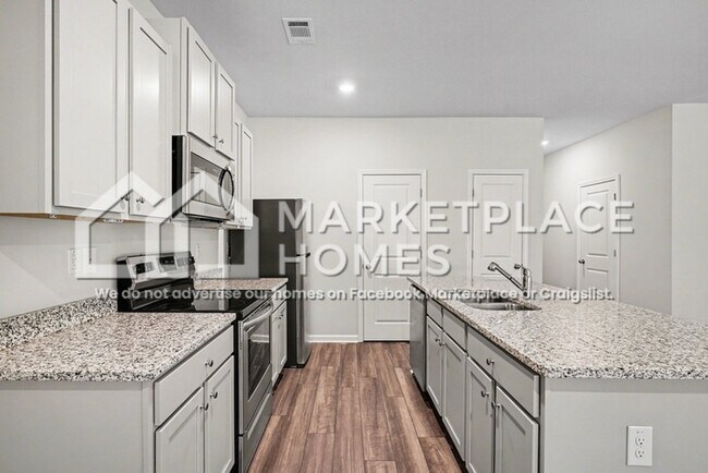 Building Photo - 461 Oakwood Dr NW