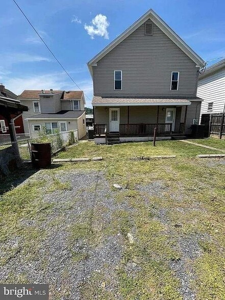 Parking - 106 Arch St