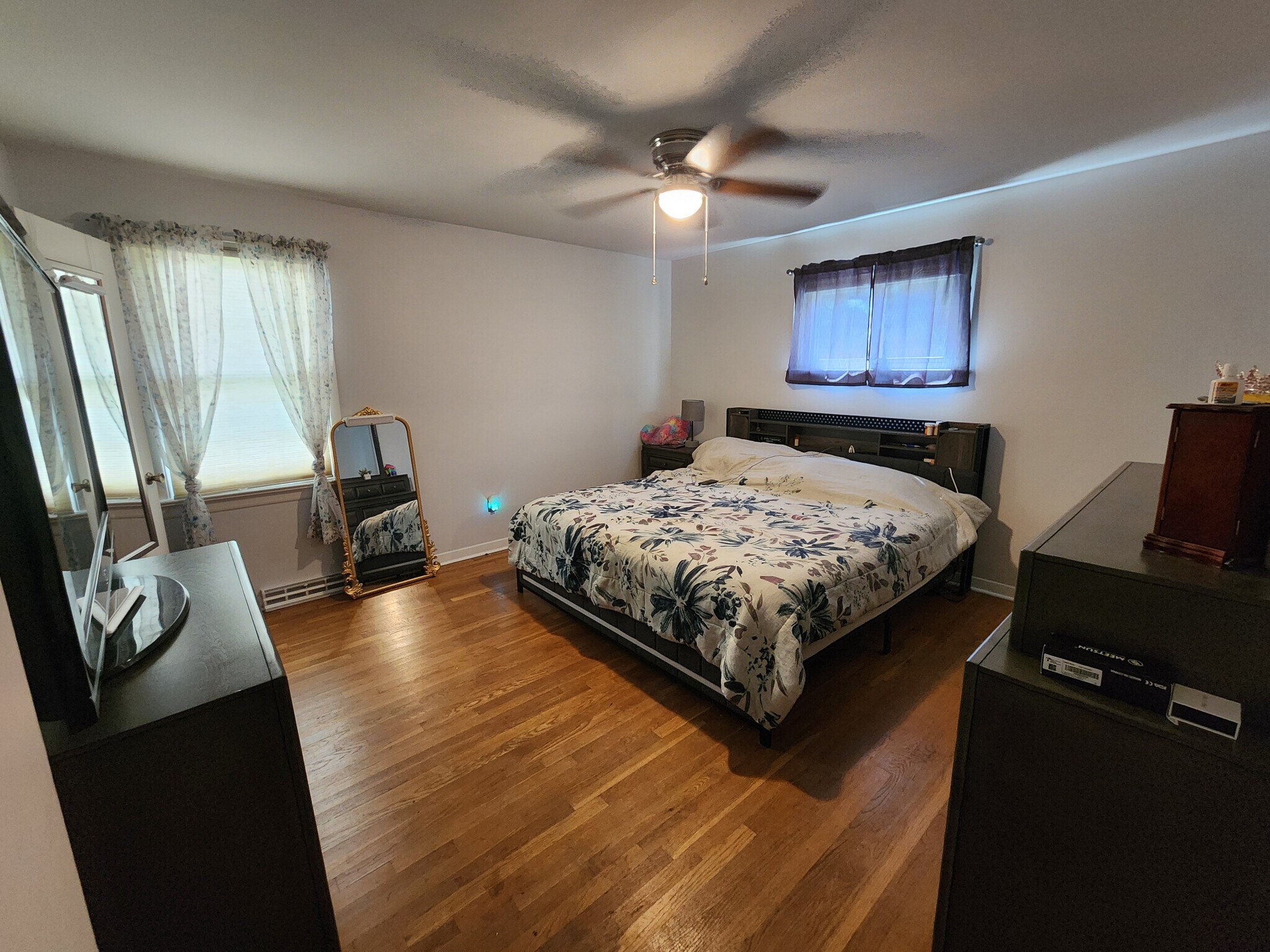 Building Photo - 8176 Surrey Ct