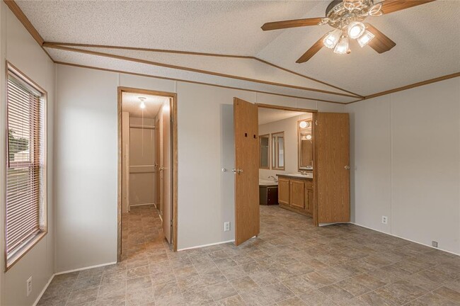 Building Photo - 1345 FM 405 Rd