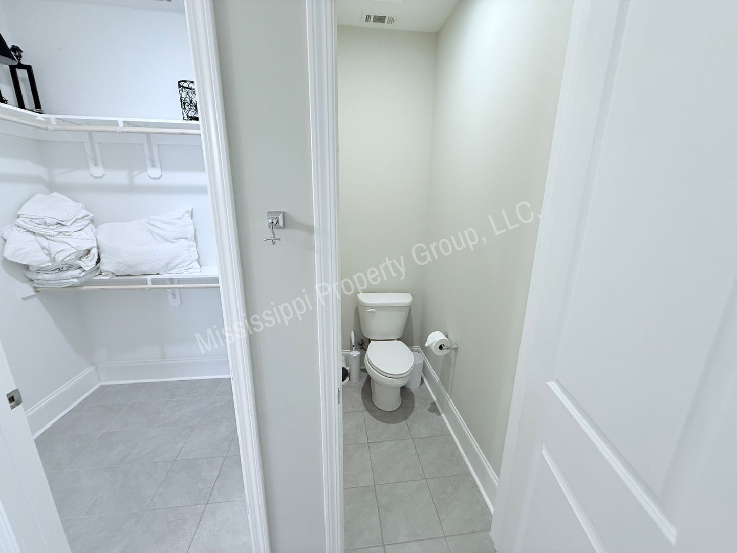 Building Photo - 102 Farm View Dr