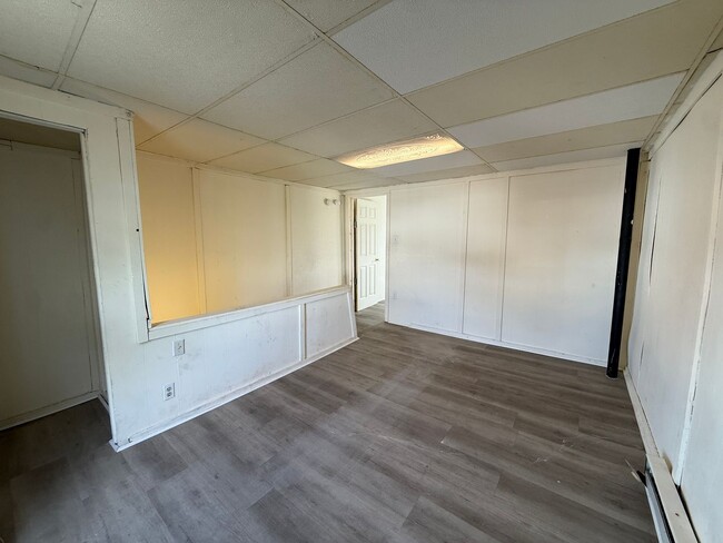 Building Photo - 525 1/2 Elliger Street