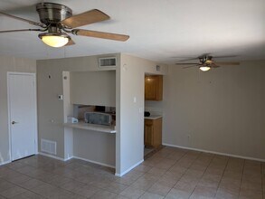 Building Photo - 5436 W Sheena Dr