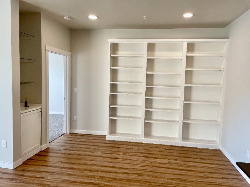 Building Photo - 2222 Willow Dr