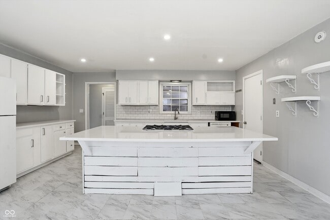 Building Photo - 3329 Melbourne Cir