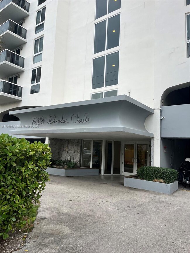 Building Photo - 7928 West Dr