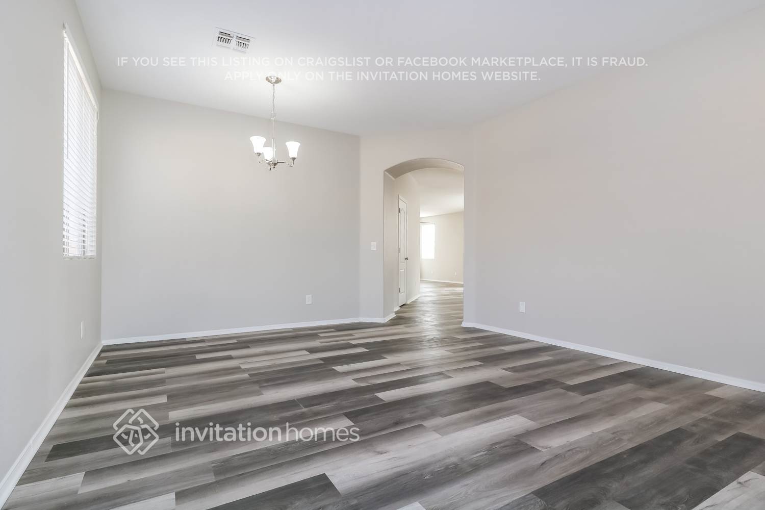 Building Photo - 12420 W Woodland Ave