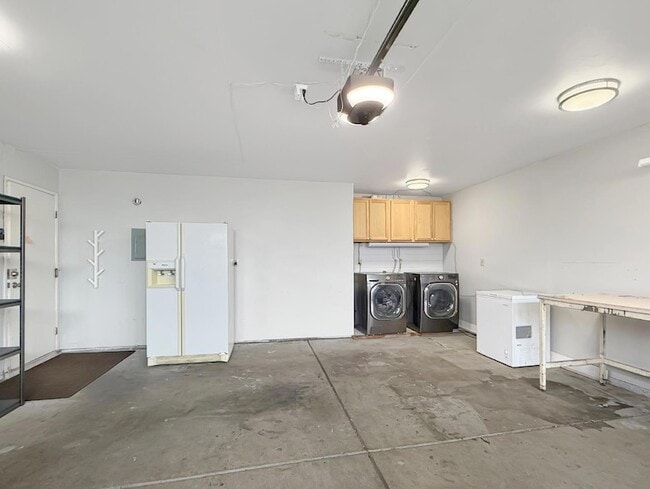 Building Photo - 5935 Woodbine Pl