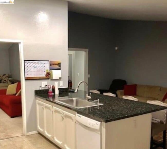 Building Photo - 5250 Riverlake Rd