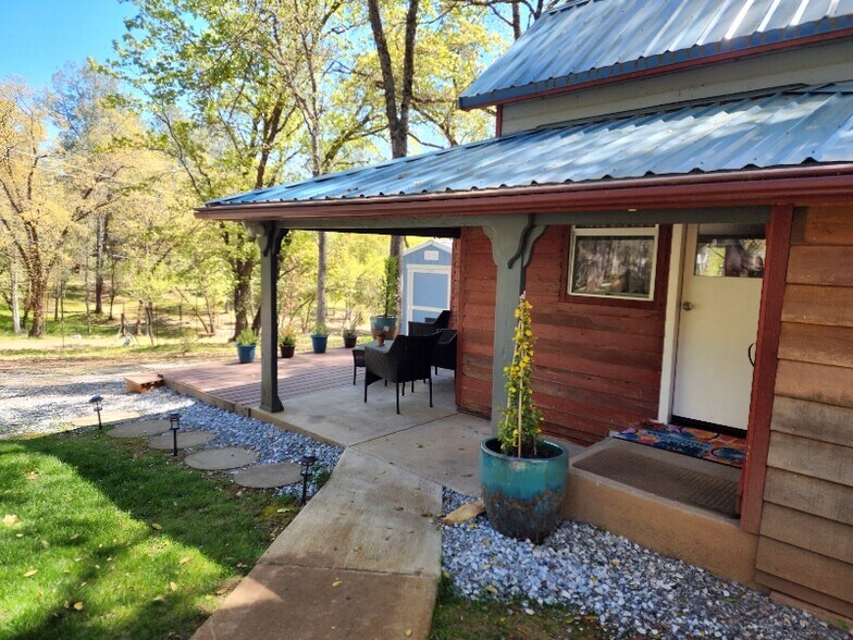 Primary Photo - 6091 Dutch Mine Rd