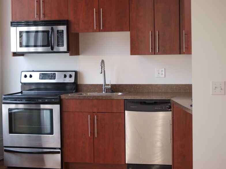 Building Photo - 206 State St