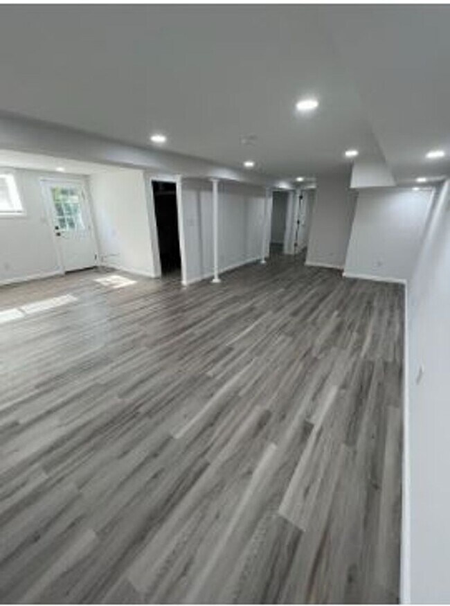 Building Photo - 1722 Foxborough Cir