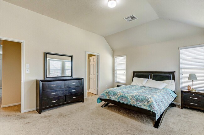 Building Photo - 21219 Fox Hillside Way