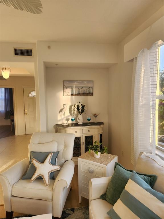 Building Photo - 4442 Corso Venetia Blvd