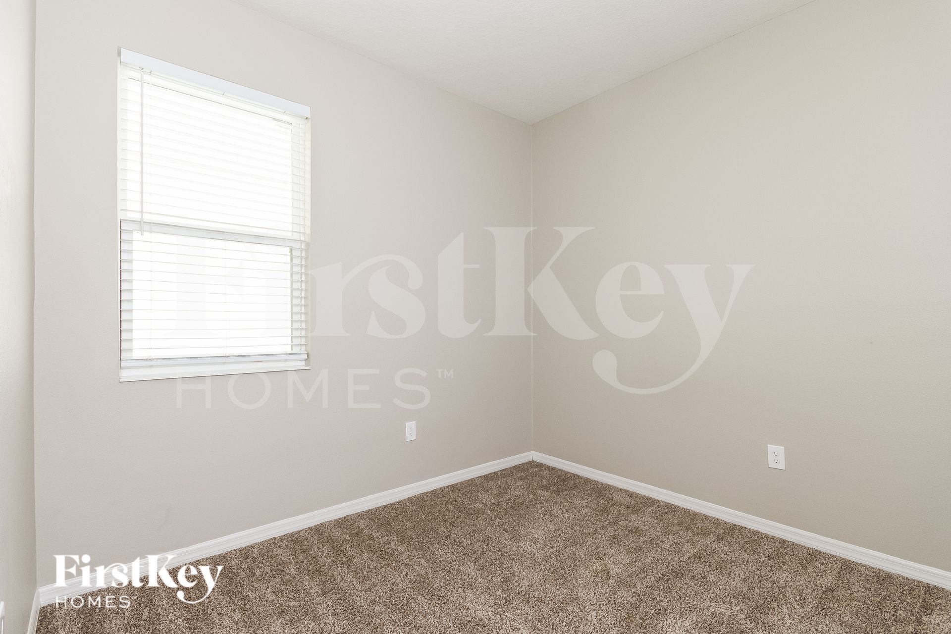 Building Photo - 14291 Seranoa Dr