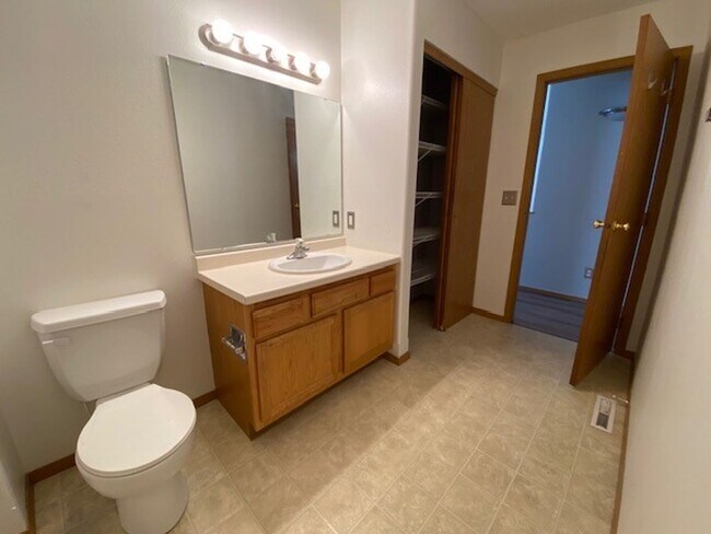 Building Photo - 6013 23rd St S