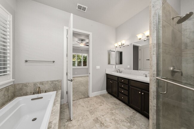 Building Photo - 8099 Traditions Ct