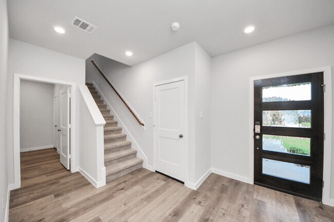 Building Photo - 32939 Silver Mdw Wy