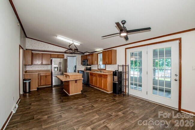 Building Photo - 447 Kemp Rd