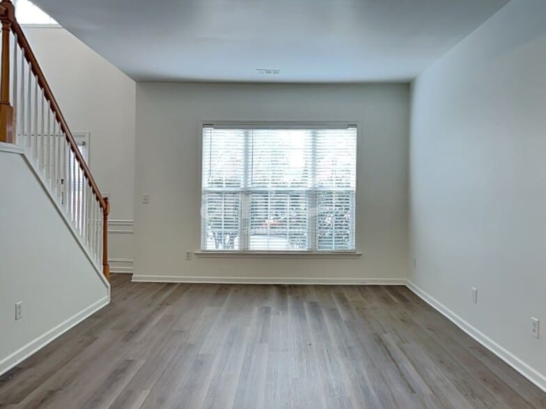 Building Photo - 405 Carphilly Ct