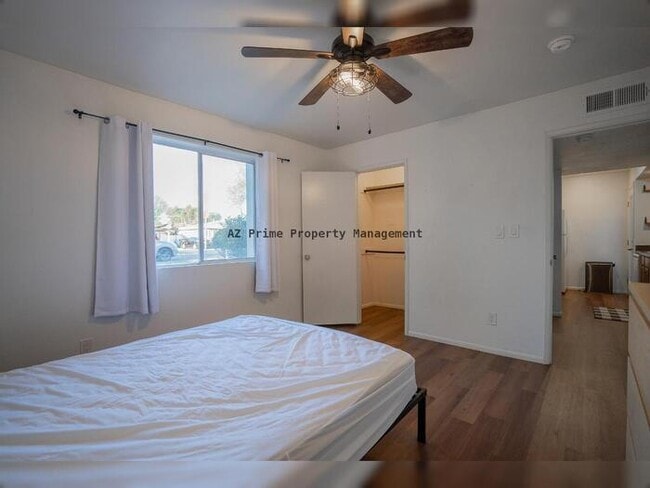 Building Photo - 5135 N 10th St