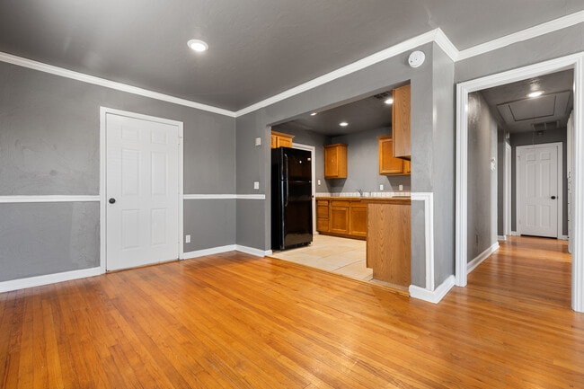 Building Photo - 3221 NW 39th Terrace