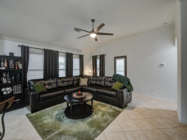 Building Photo - 1346 Tee Time Ct