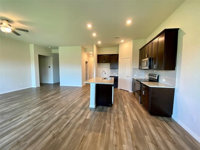 Building Photo - 1800 Canyon Ln