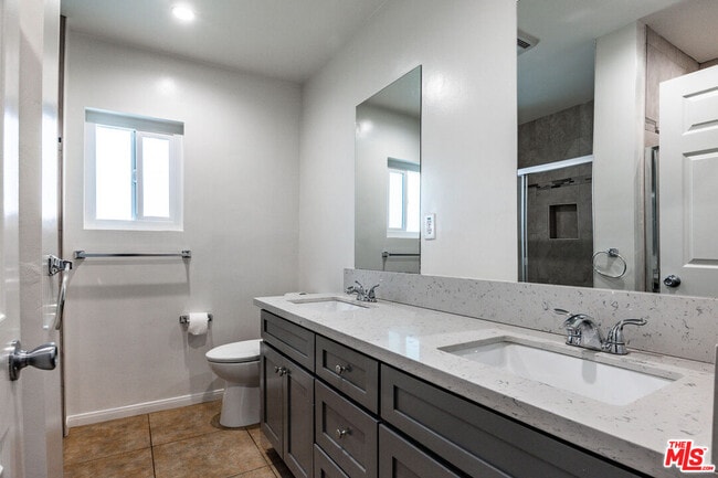 Building Photo - 1112 Ocean Park Blvd